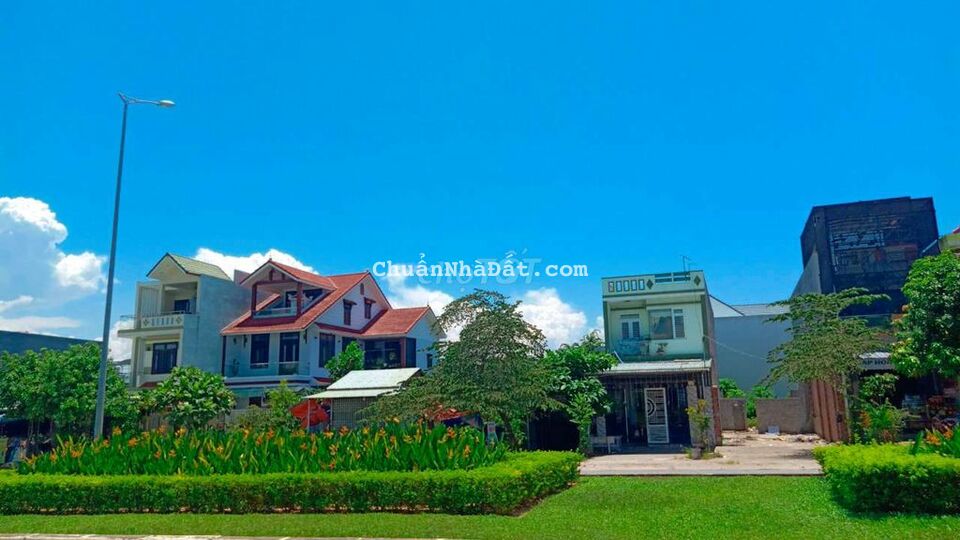 Mặt tiền đường nam kỳ khởi nghĩa