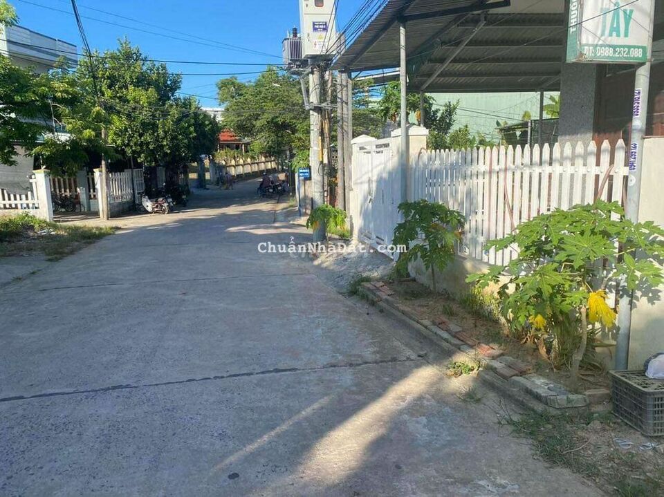 Sụp hầm 109m2 đất ở đường bê tông 5m đi về thành phố gần Sụp hầm 109m2 đất ở đường bê tông 5m đi về thành phố gần