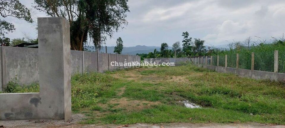 1100m2 có 300m2 đất ở tường rào khuôn viên rõ ràng xây nhà vườn đẹp