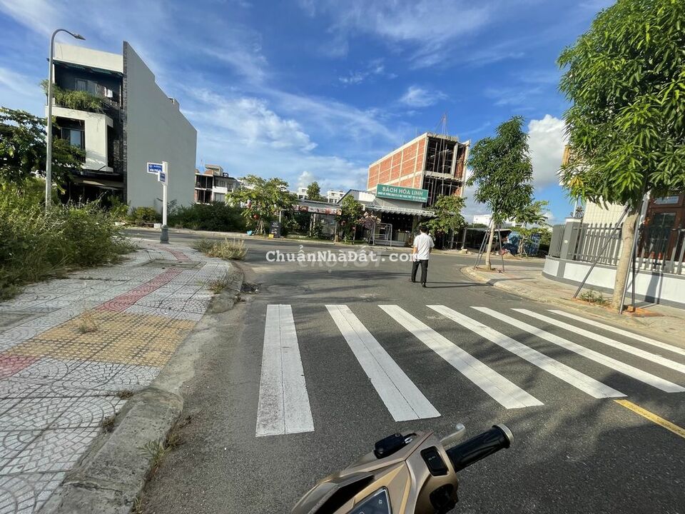 Chào bán lô góc 2mt giá sụp hố