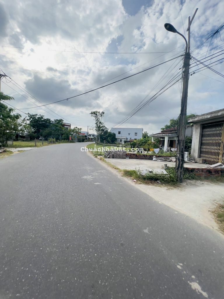 4 lô liền kề Ven Hòa Tiến đường 4,5m sẵn sổ chínhc