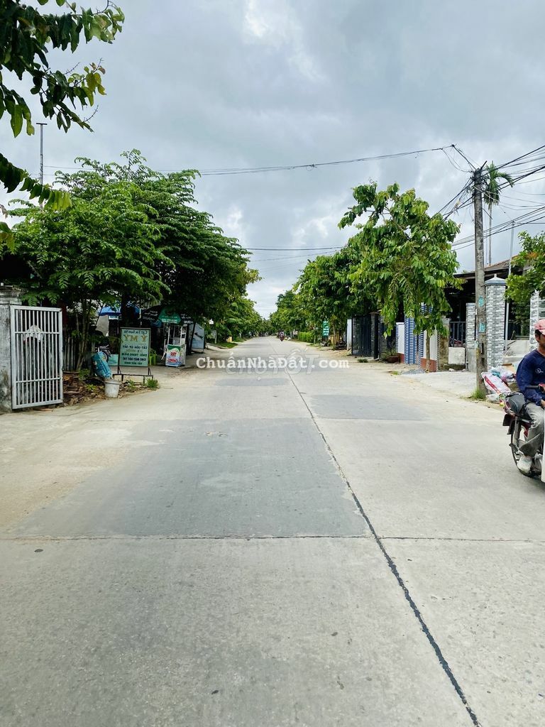 Đường 4m5 Sẵn Sổ Nằm Gần Chợ, Dân Cư Đông Đúc Gần chợ Lệ Trạch