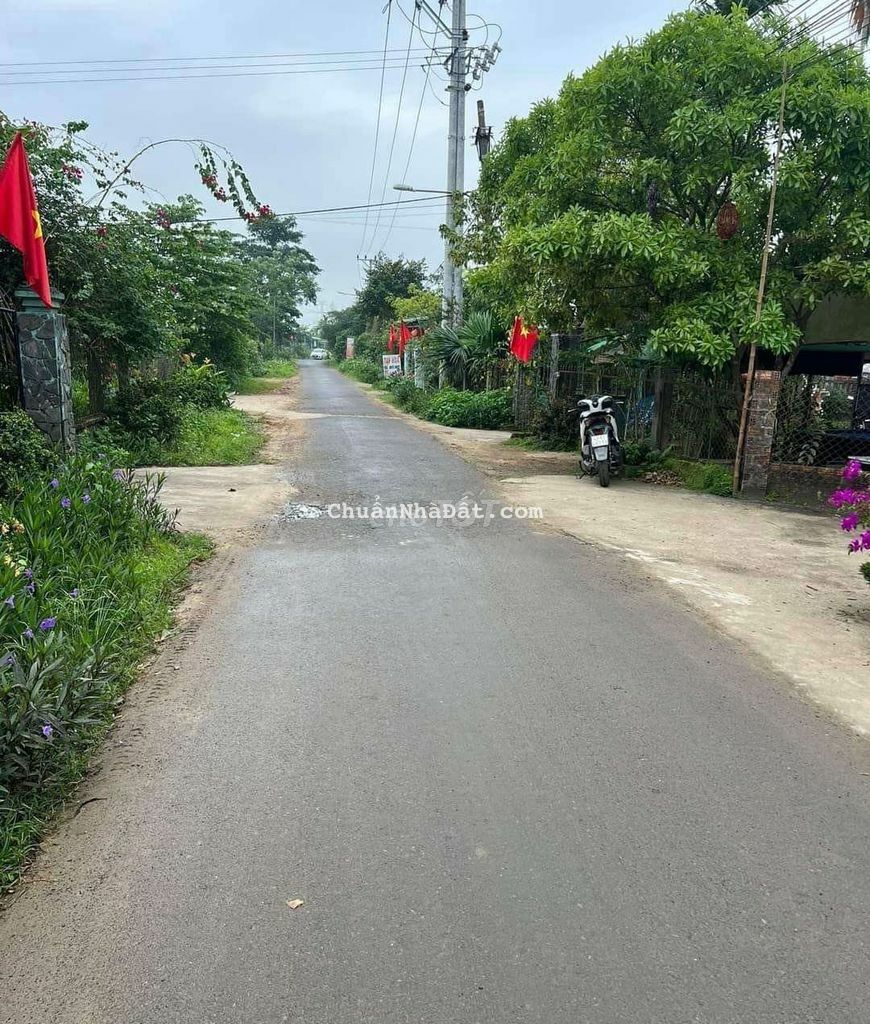 Sụp hầm 150m2 đất ở toàn bộ mặt tiền đường nhựa trên hòa ninh giá 780