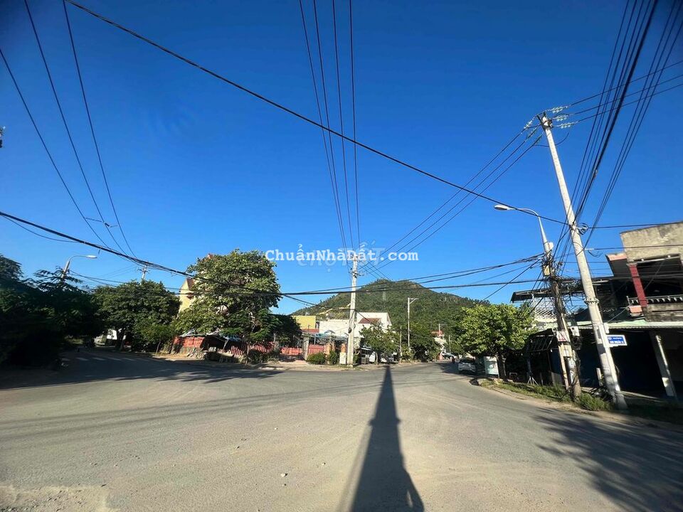 Đất mặt tiền DT 601 - Hoà Sơn gần chợ gần uỷ ban ,vị trí kinh doanh