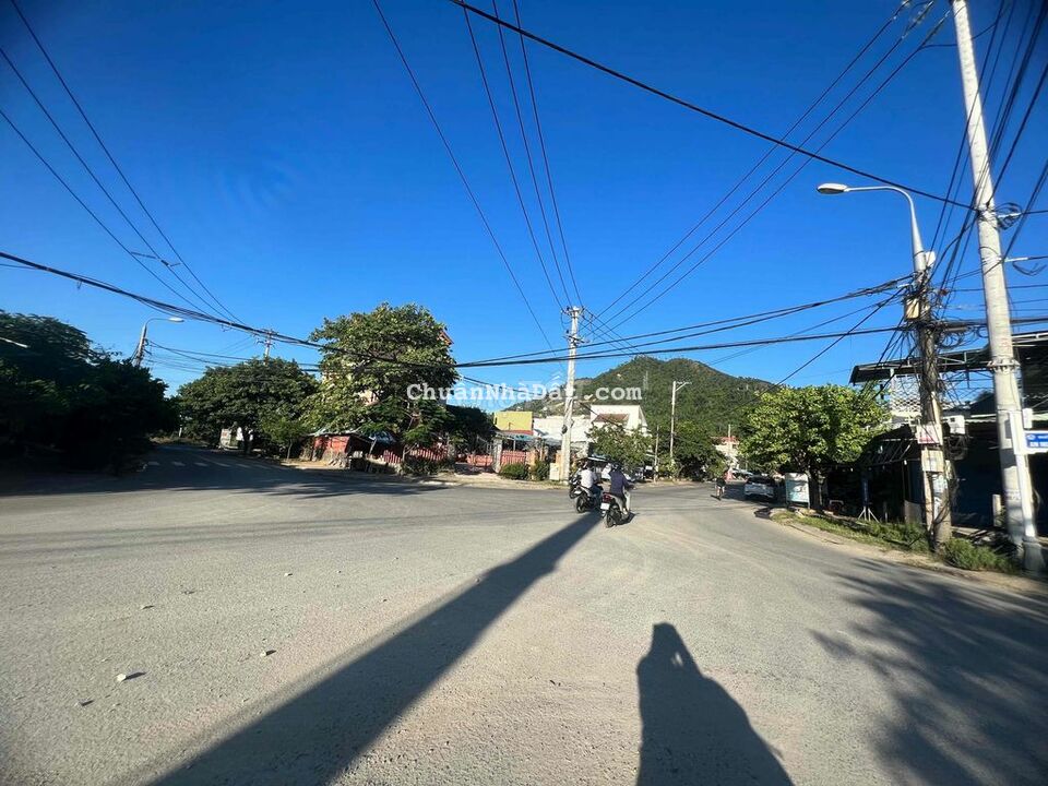 Đất mặt tiền DT 601 - Hoà Sơn gần chợ gần uỷ ban ,vị trí kinh doanh