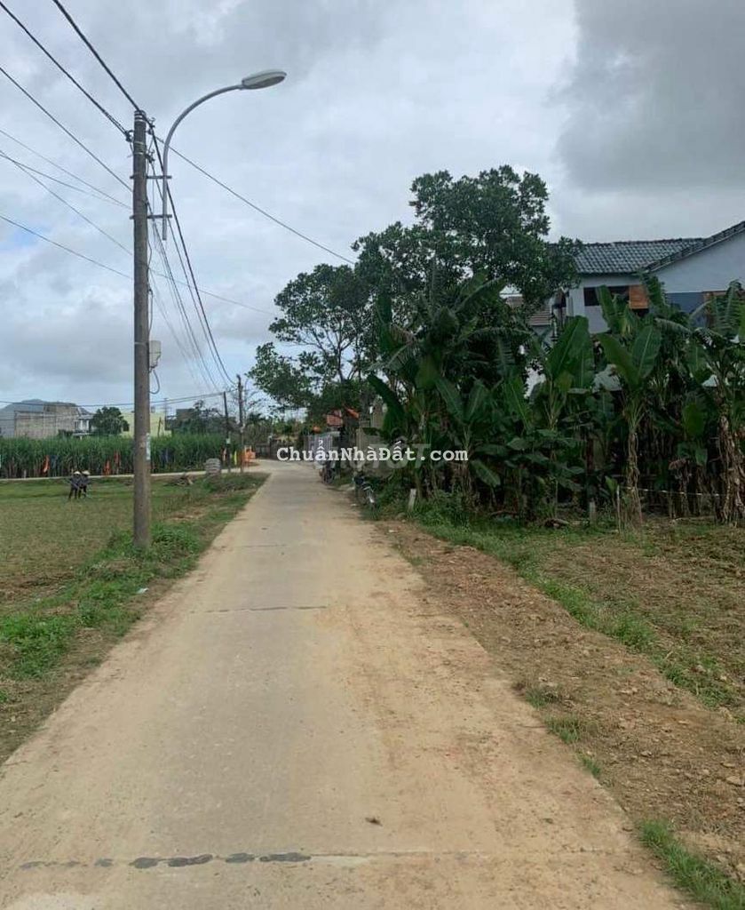 650m2 đất trồng cây hằng năm xã hòa nhơn gần nhà dân ở ngang 14m.