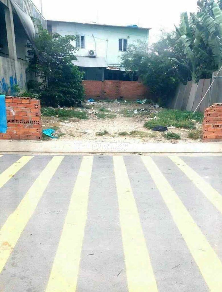 Giảm 700tr để bán nhanh đất MT Đưing Xuân Thới 13 Shr 7,8x14 gần chợ Giảm 700tr để bán nhanh đất MT Đưing Xuân Thới 13 Shr 7,8x14 gần chợ