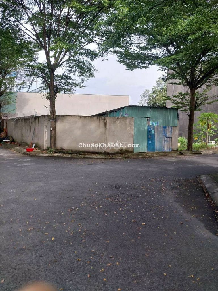 HÓC MÔN 144m2 lô góc 2 mặt tiền nhựa xây dựng ngay HÓC MÔN 144m2 lô góc 2 mặt tiền nhựa xây dựng ngay