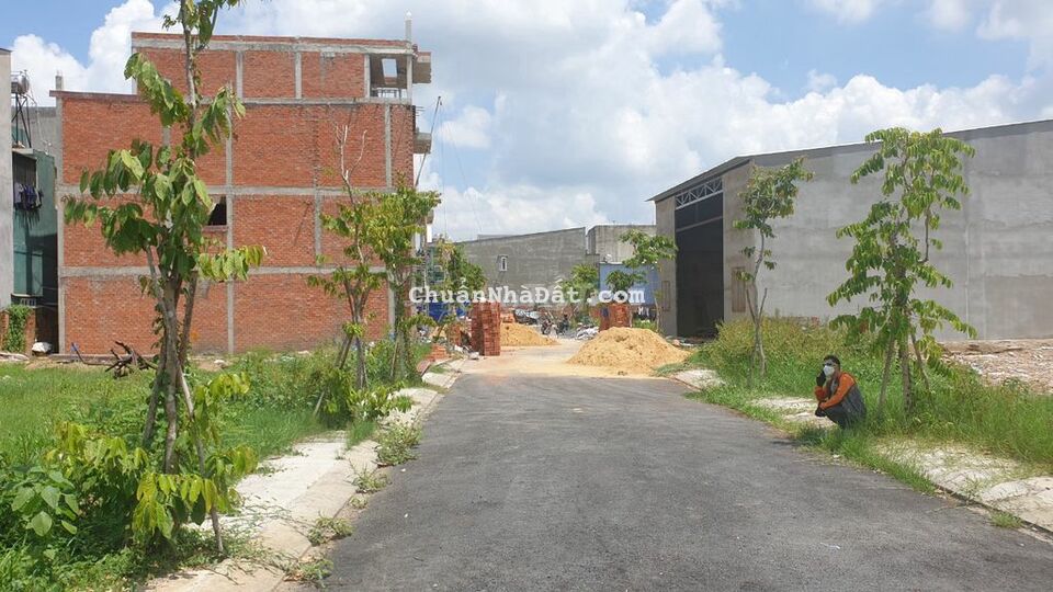 Đất thổ cư 10m x 17.5m, nhựa 8m, gần Công viên sinh thái mới Hóc Môn