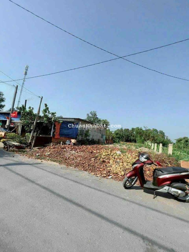 Đất mặt đường nhựa 10x40 . Ấp 1 . Tiện làm xưởng