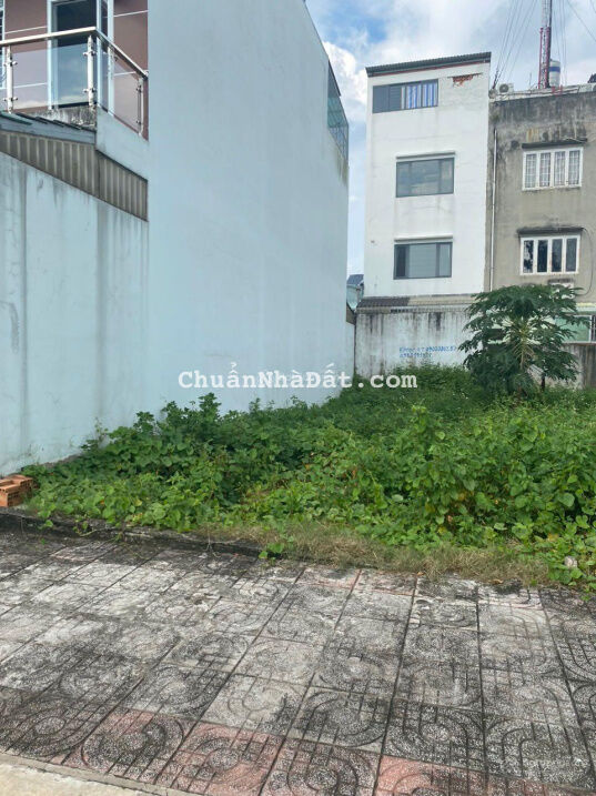 Cần tiền trả nợ ngân hàng bán bán đất đường Lê Thị Hà gần chợ Hóc Môn. Giá: 1tỷ1/67m2, full thổ cư