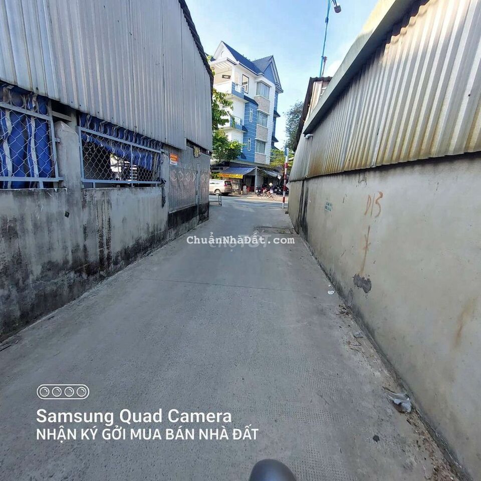 Đất thị trấn hóc môn