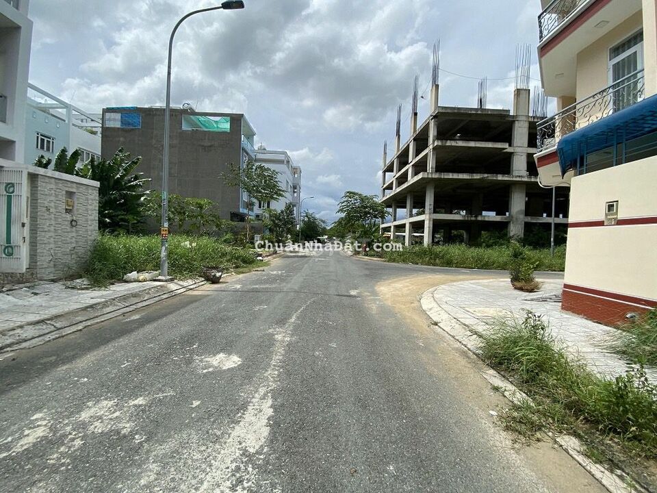 KẸT Tiền Bán Lô Đất Đ.Đông Thạnh-Hóc Môn. DT 85m2 Giá Ngộp còn 1 tỷ 3 KẸT Tiền Bán Lô Đất Đ.Đông Thạnh-Hóc Môn. DT 85m2 Giá Ngộp còn 1 tỷ 3