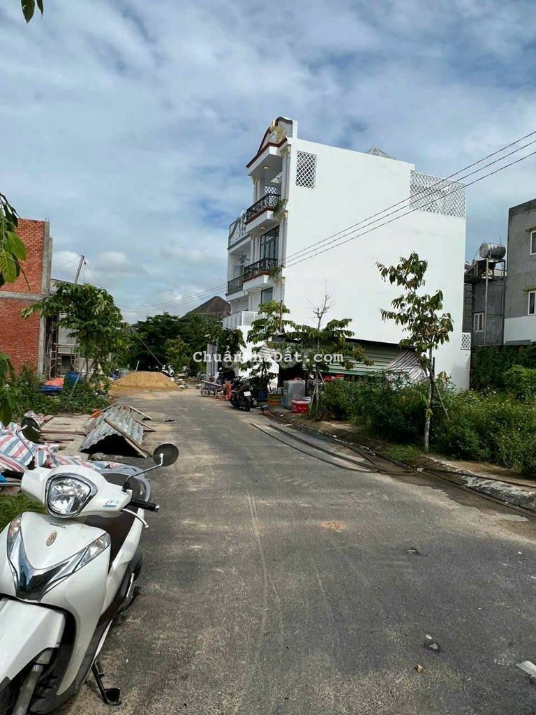 Đất mặt tiền nhựa có vĩa hè 5*18m shr nguyễn thị thử vào 100m