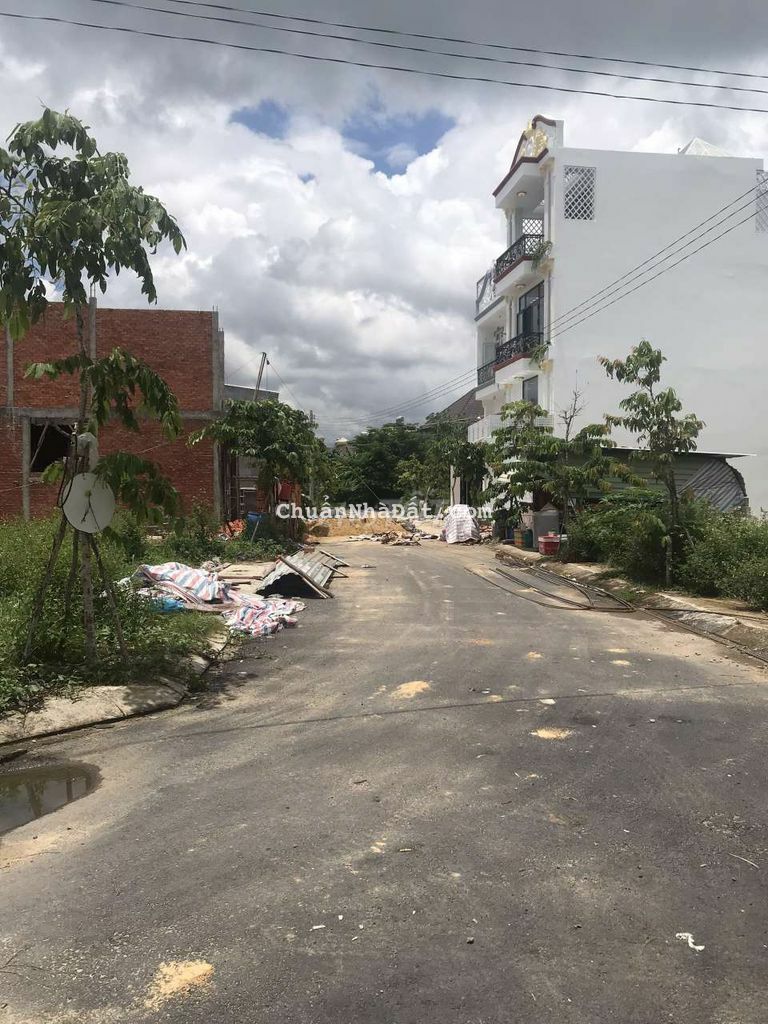 Đất mặt tiền nhựa có vĩa hè 5*18m shr nguyễn thị thử vào 100m