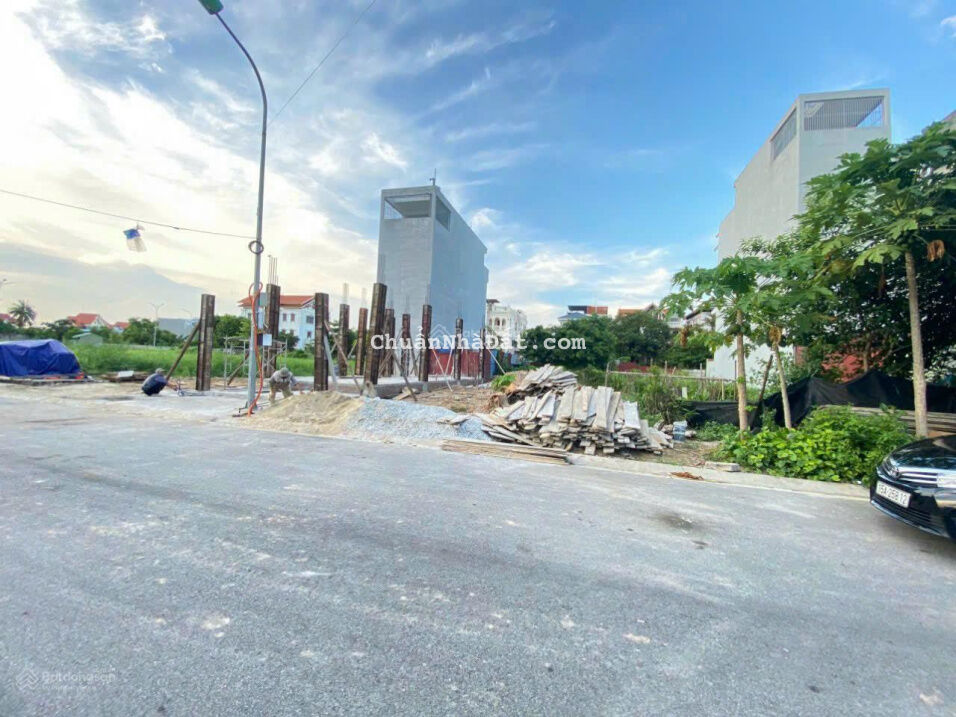 Bán thửa đất TĐC Phúc Lộc, ngay sau BHYT quận Hải An. Đường phân lô rộng rãi, cấp phép chính