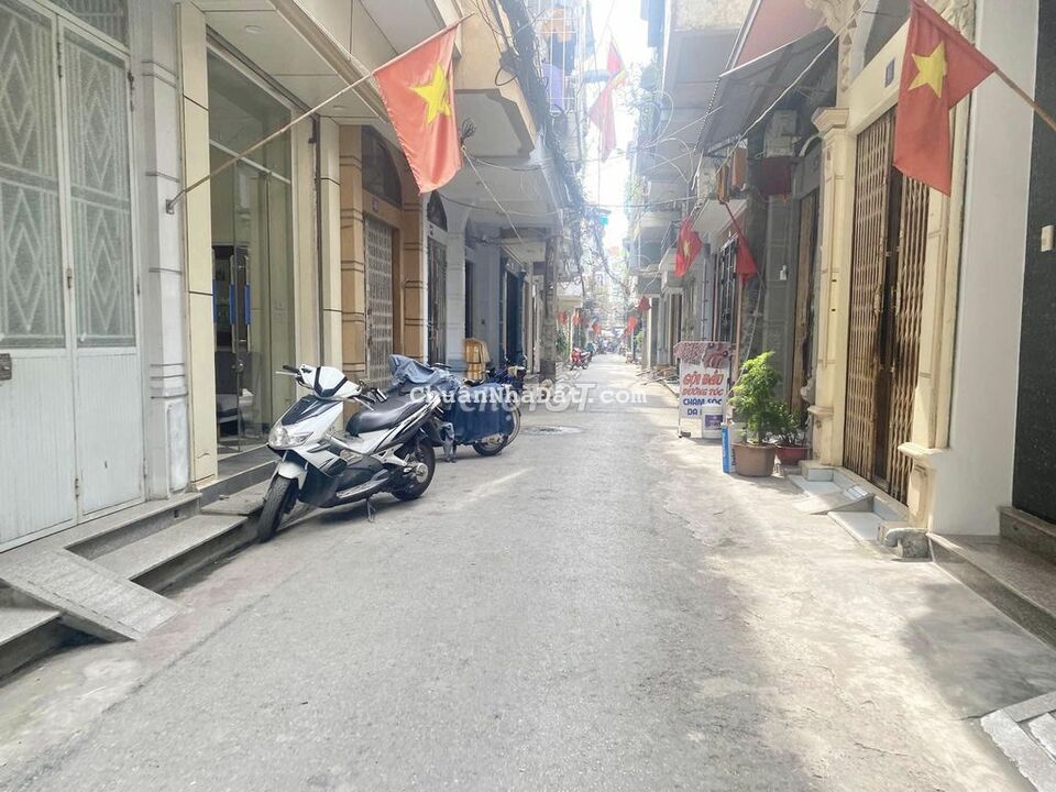 Bán đất tặng nhà tại Nguyễn Hồng Quân, Thượng Lý, Hồng Bàng giá 2,35tỷ Bán đất tặng nhà tại Nguyễn Hồng Quân, Thượng Lý, Hồng Bàng giá 2,35tỷ