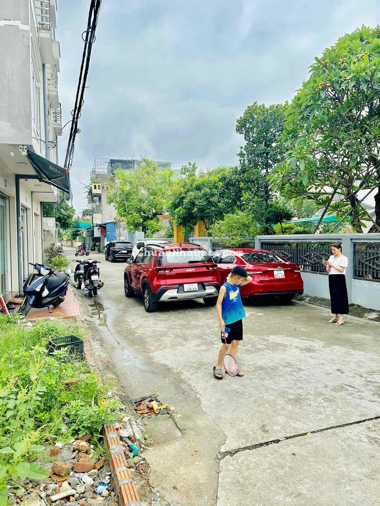 Đất mặt ngõ 2 oto tránh nhau Phường hùng vương HB Đất mặt ngõ 2 oto tránh nhau Phường hùng vương HB