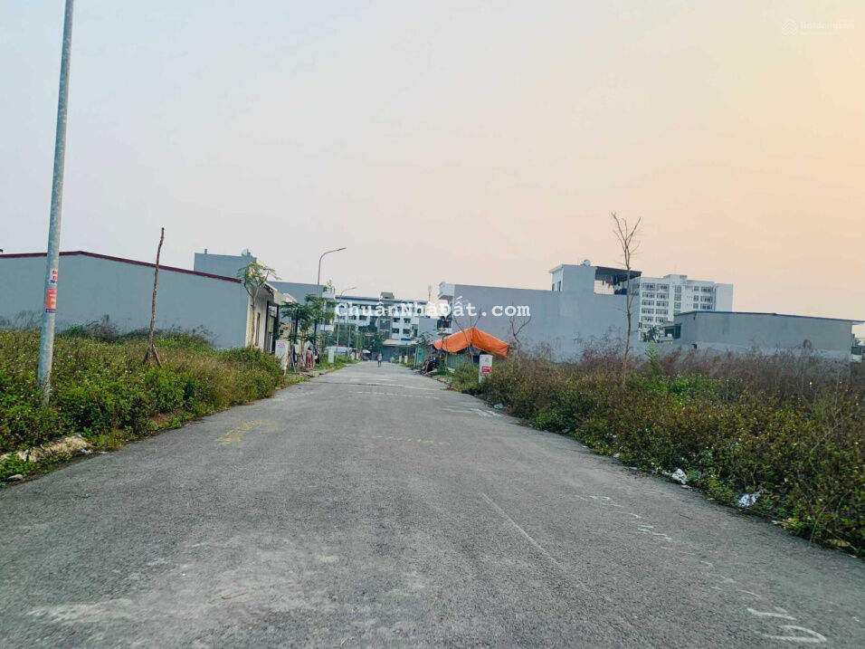 Bán lô đất trung tâm phường Hùng Vương đường 13m giá 2,58 tỷ. LH 0979087664 Bán lô đất trung tâm phường Hùng Vương đường 13m giá 2,58 tỷ. LH 0979087664