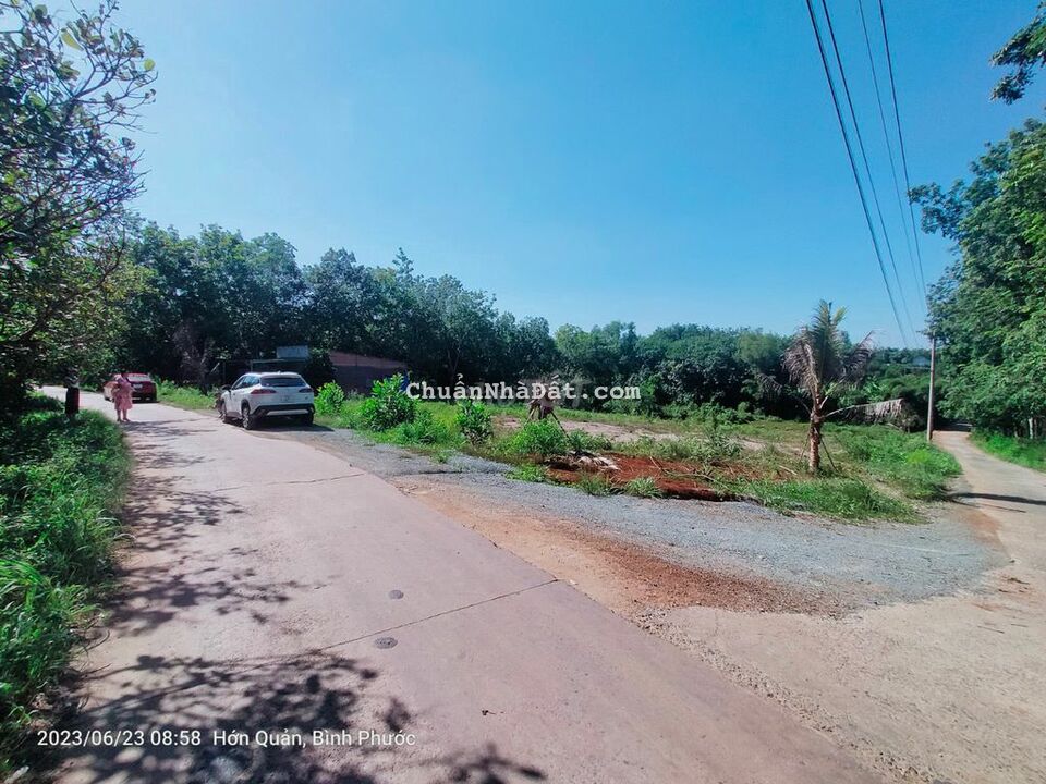 Quá Kẹt Bán Gấp 1 Nền Mặt Tiền Đường DX Lộ Giới 32m