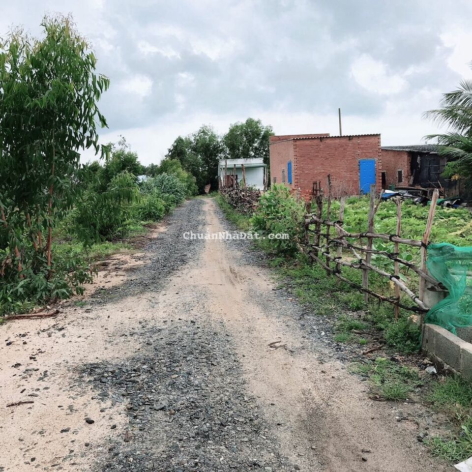 Bán đất 5x20m, full thổ cư, sau SGHT, giá 900tr, xã Tân Bình, tx La Gi