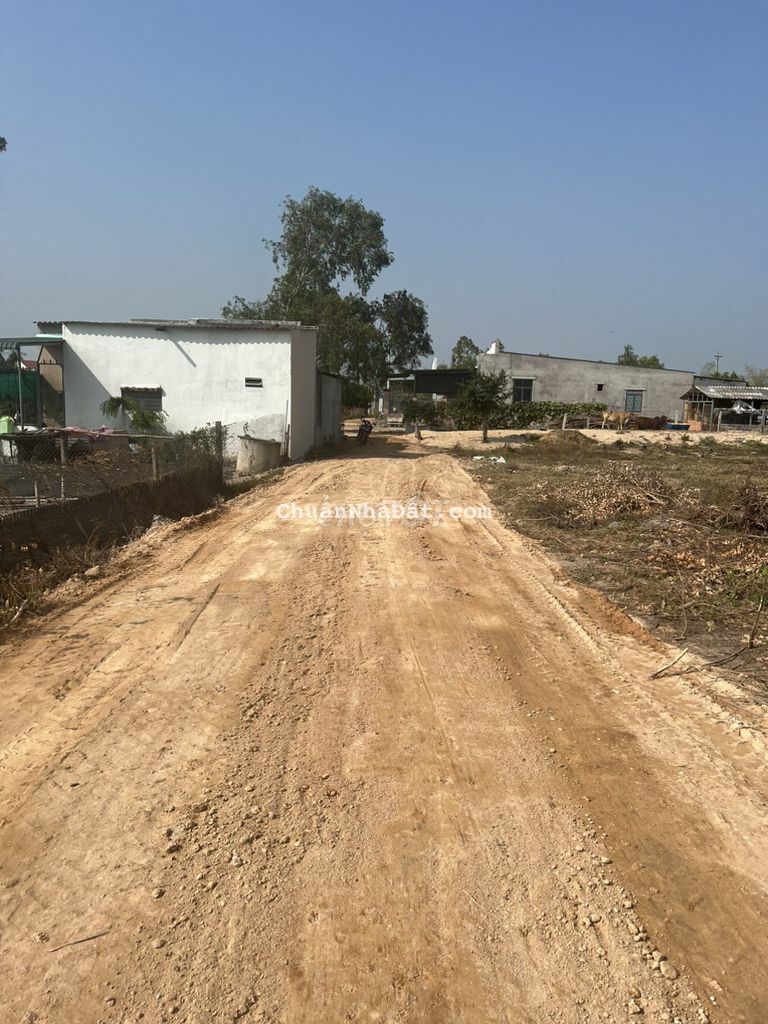 Bán 02 lô liền kề, 5x30m/lô, full thổ cư, đường 4m,xã Tân Bình,tx LaGi