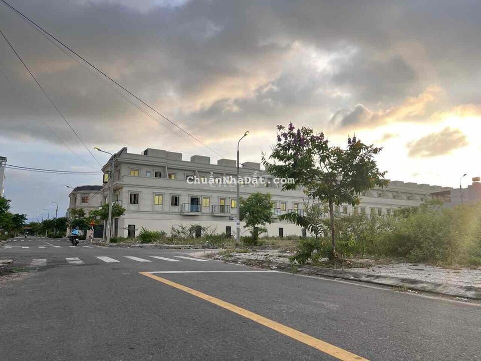 2.32tỷ/ 100m2 Đường 7m5 hướng Đông Nam cạnh Shophouse 15m