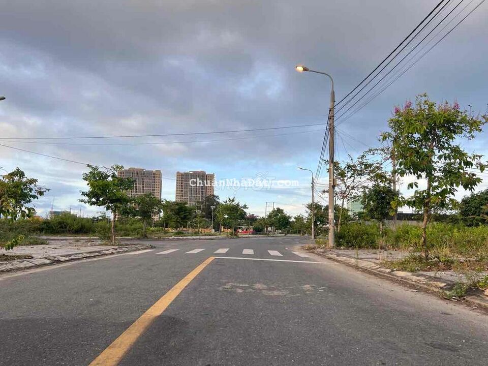 2.32tỷ/ 100m2 Đường 7m5 hướng Đông Nam cạnh Shophouse 15m