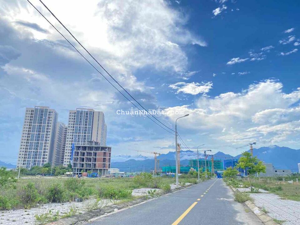 2.2tỷ/ 120m2 đường 5m5 gần 10 toà căn hộ The Ori Garden Đà Nẵng 2.2tỷ/ 120m2 đường 5m5 gần 10 toà căn hộ The Ori Garden Đà Nẵng