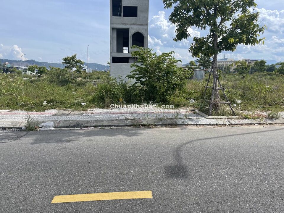 Một lô *** hướng đông nam giá rẻ goldenhill