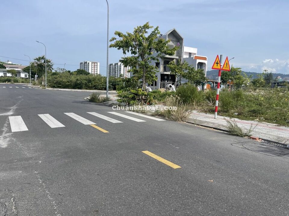 Một lô *** hướng đông nam giá rẻ goldenhill