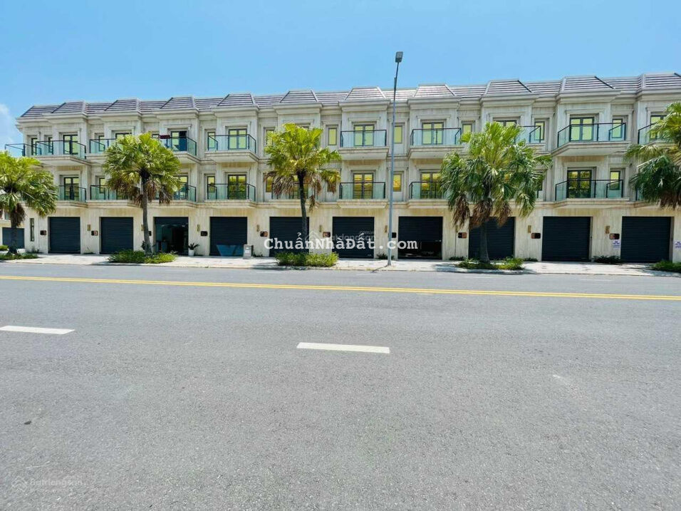 Chính chủ bán nhanh gấp căn nhà kinh doanh 3,5 tầng 254m2 đường 15m lề mỗi bên 5m giá bán 4 tỷ