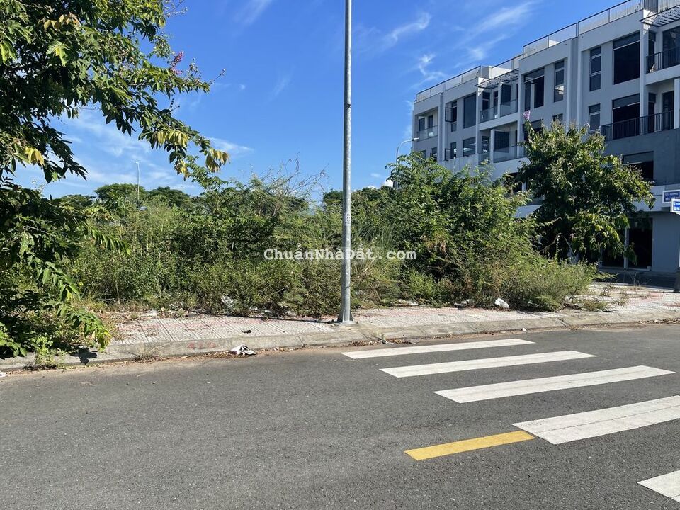 Sập hầm mặt tiền hoà minh 25 thông nguyễn sinh sắc