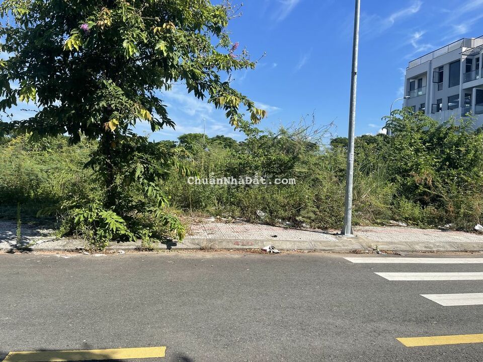 Sập hầm mặt tiền hoà minh 25 thông nguyễn sinh sắc