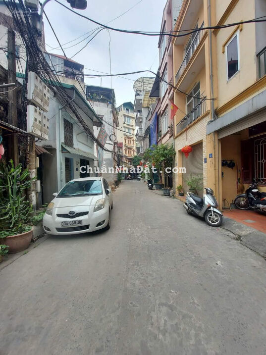 BÁN ĐẤT - NGUYỄN VĂN CỪ - DT38m- MT6,8m- GIÁ 3,3 TỶ- Ô TÔ TRÁNH KINH DOANH NHỎ -TIỆN ÍCH XUNG QUANH