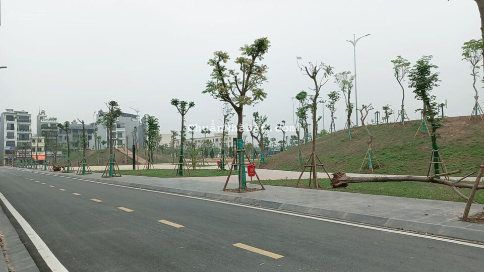 Bán 45m2 đất phân lô Ngọc Thụy, Long Biên, đường 12m vỉa hè, kinh doanh chỉ 5 tỷ, 0967182629