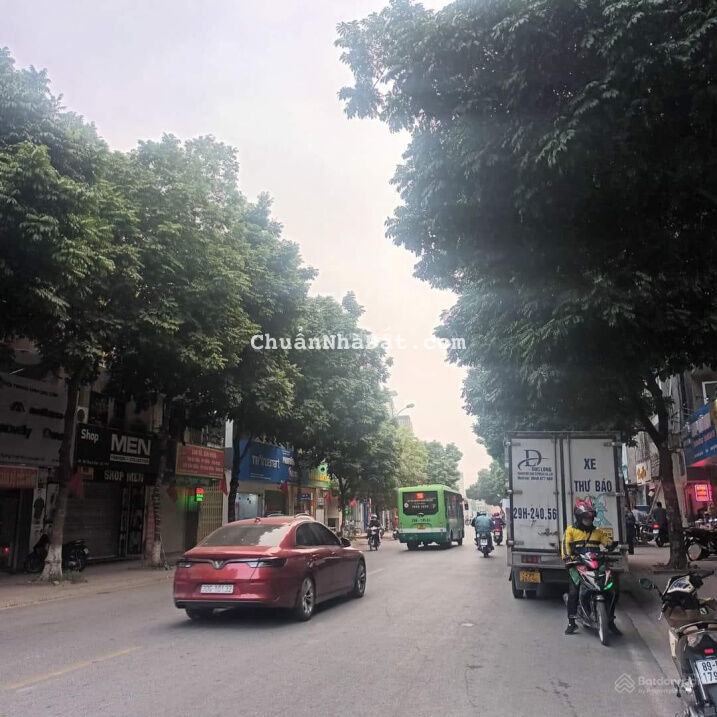 Bán gấp 460m2 mặt phố Thạch Bàn vị trí kim cương - 3 mặt thoáng kinh doanh sầm uất chủ giảm cực sâu