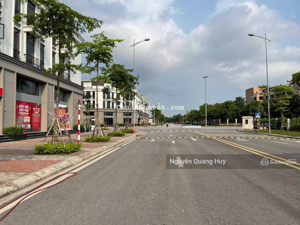 Bán gấp lô đất 50,8m2 nằm tại tổ 11 Thạch Bàn, đường ô tô tránh nhau, ngay cạnh khu shophouse