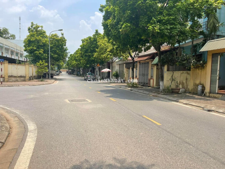 Bán đất Phúc Lợi, Long Biên 65m2 mặt tiền 5,5m,3,64 tỷ. Ô tô tải vào đất, giá hiếm, diện tích lớn