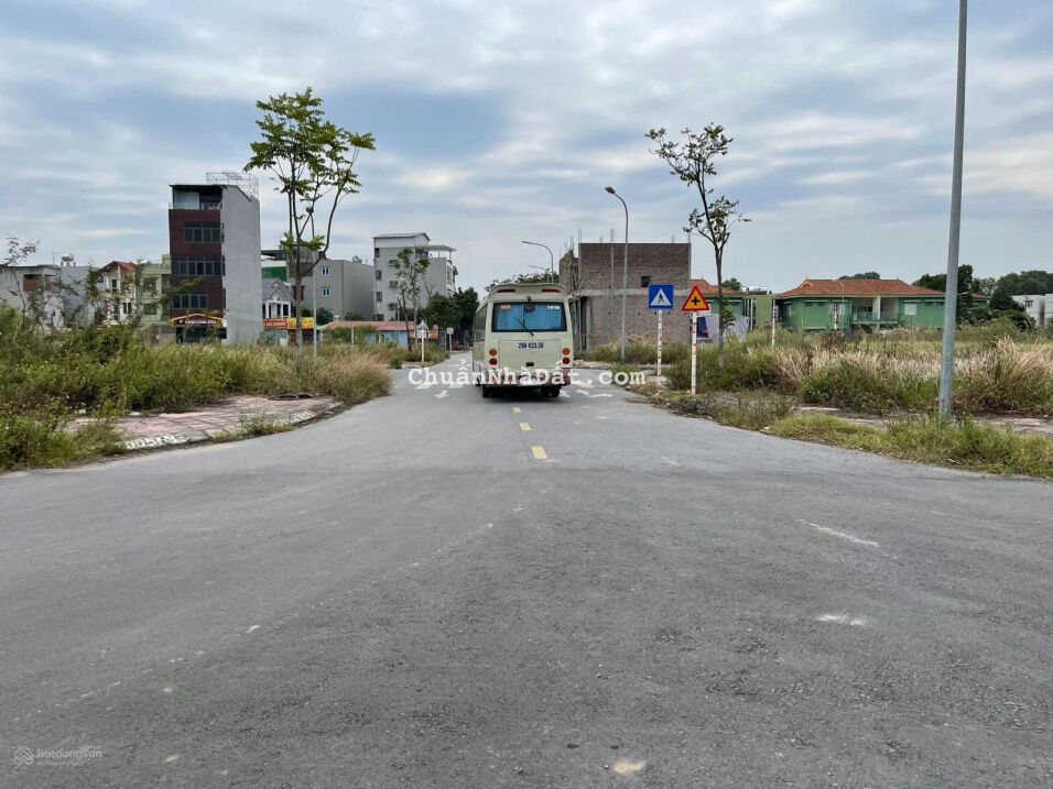 Bán gấp lô đất 68,9m2 tại đấu giá Cự Khối, Long Biên, vị trí đẹp giá rẻ nhất khu đấu giá mới