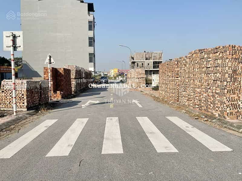 (Hàng Ngộp Cắt Lỗ) Bán 72,5m2 đất đấu giá Cự Khối. Hạ tầng đồng bộ, gần hồ điều hòa