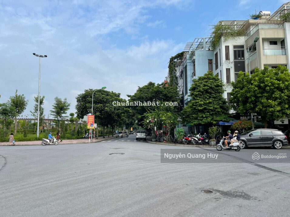 Bán gấp lô đất 75m2 tại khu đấu giá Việt Hưng, Long Biên, khổ đẹp giá hợp lý