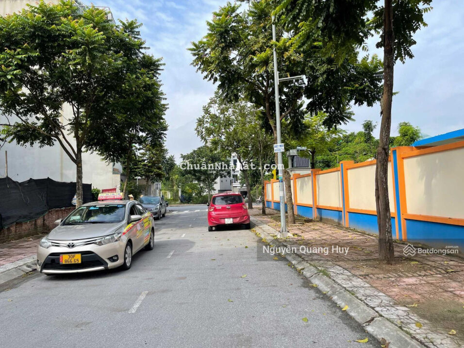 Bán gấp lô đất 75m2 tại khu đấu giá Việt Hưng, Long Biên, khổ đẹp giá hợp lý