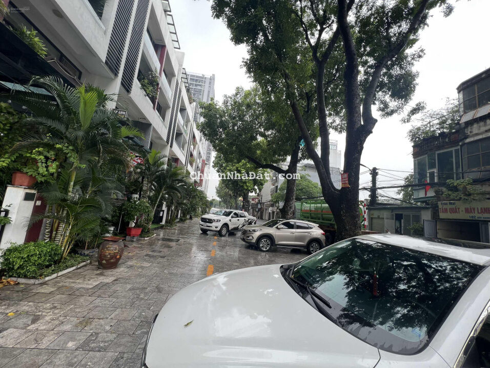 Bán đất có nhà cấp 4 tại mặt phố Đức Giang, phù hợp làm văn phòng công ty Bán đất có nhà cấp 4 tại mặt phố Đức Giang, phù hợp làm văn phòng công ty