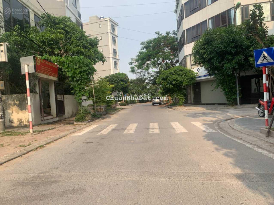 Bán gấp lô góc 3 mặt thoáng khu tái định cư tổ 12 Thạch Bàn, cạnh THPT Thạch Bàn