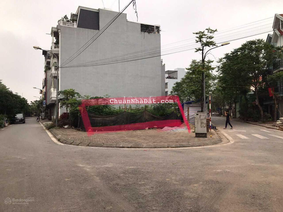 Bán gấp lô góc 3 mặt thoáng khu tái định cư tổ 12 Thạch Bàn, cạnh THPT Thạch Bàn