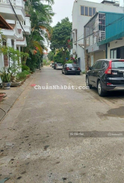 Cần bán đất phân lô phố Ái Mộ, 80m mặt tiền 4.6m đường oto tránh có vỉa hè. Giá hơn 10 tỷ