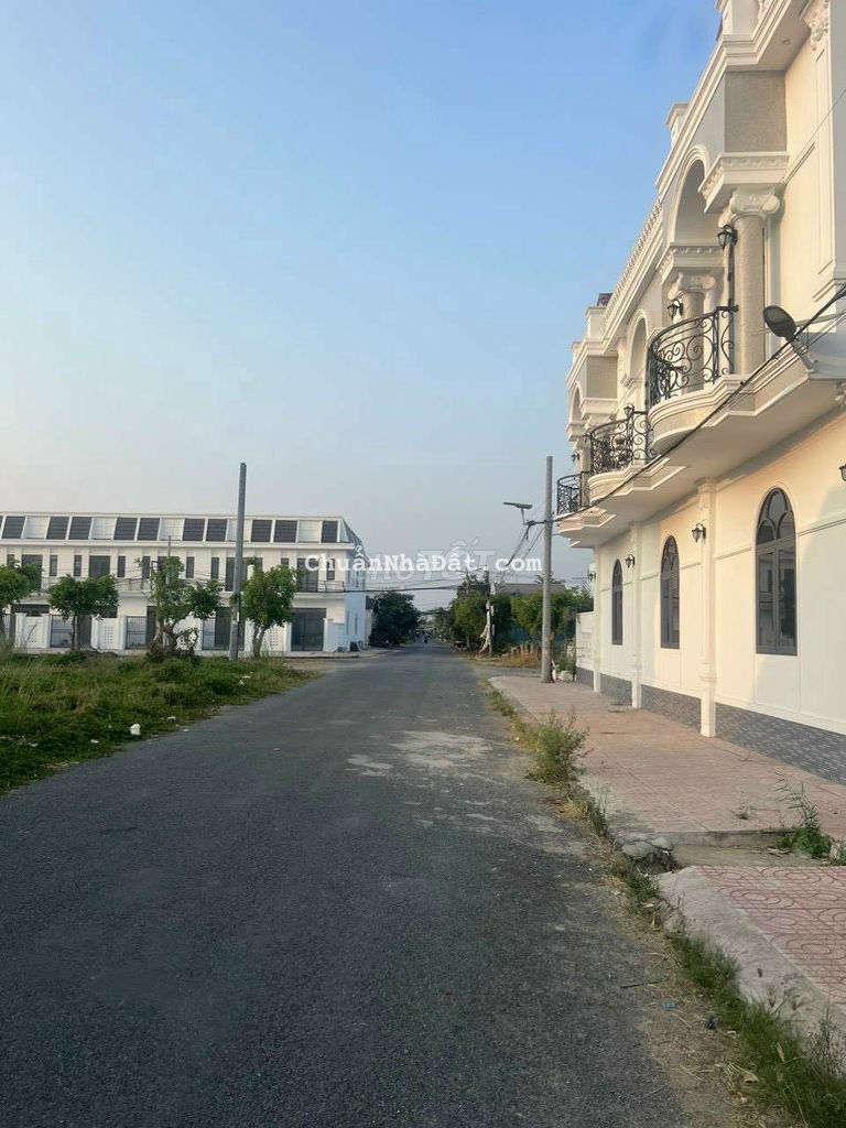 Bán 2 nền liền kề Khu Nhà ở Hoàng Hảo gần Trung tâm TP Vĩnh Long