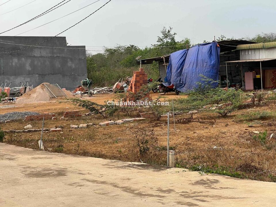 Bán đất Trung Tâm Long Khánh, dtich 10x30 giá chỉ từ 1.1tỷ Bán đất Trung Tâm Long Khánh, dtich 10x30 giá chỉ từ 1.1tỷ