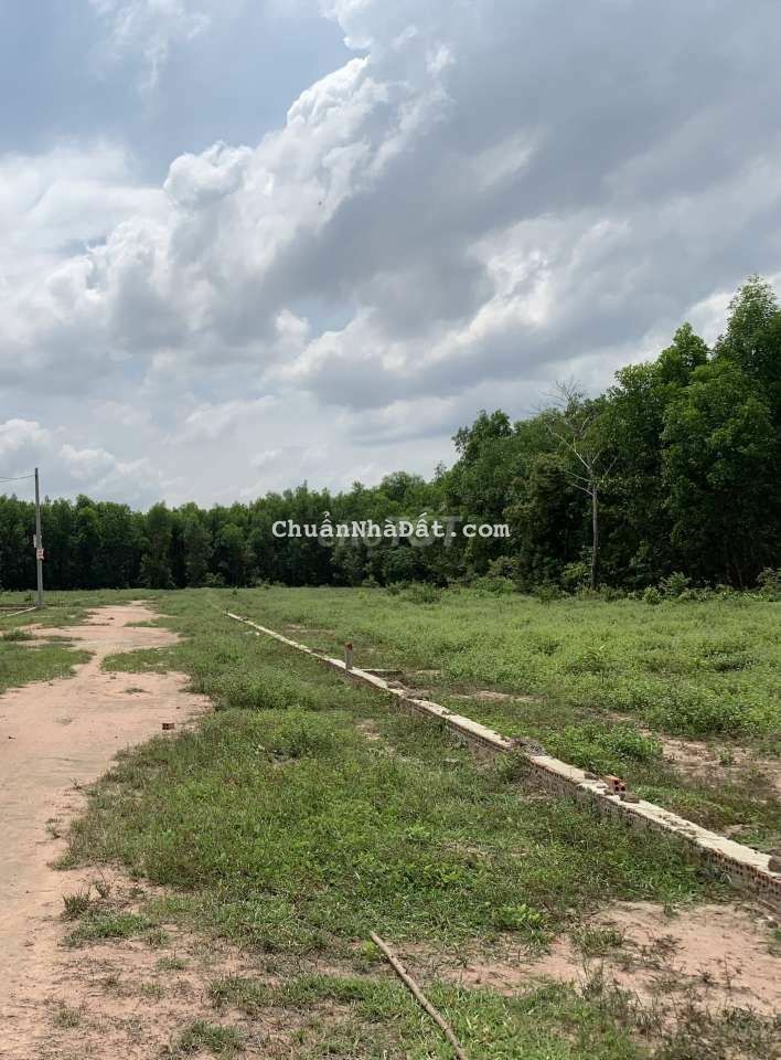 Bán 700m2 đất ngay mặt tiền sân bay,  sổ hồng riêng. Giá tl